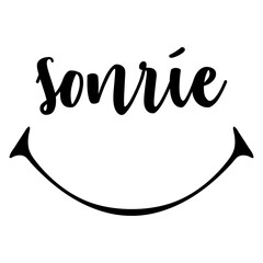 Letras de la palabra sonríe con boca sonriendo. Texto manuscrito sonríe en español para su uso en invitaciones y tarjetas	