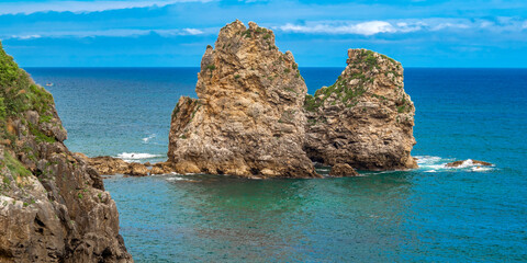Naklejka premium Islote de los Picones, Coastline and Cliffs View, Cantabrian Sea, Pendueles, Llanes, Asturias, Spain, Europe