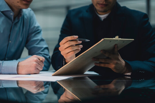 Vetrag genau untersuchen