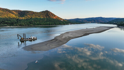 Naklejka premium river in the mountains