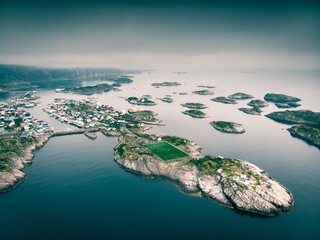 Henningsvær en Norvège vue du ciel, ce sont de super île dans les Lofoten