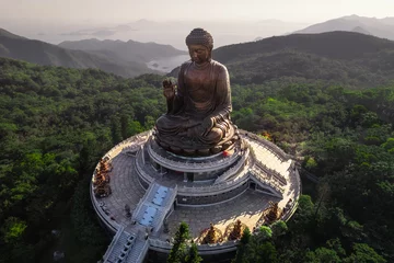 Deurstickers The big buddha at the top of the hill in Hong Kong © Thomas