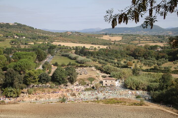 Fototapeta na wymiar View to hot Cascate del Mulino Saturnia, Tuscany Italy 