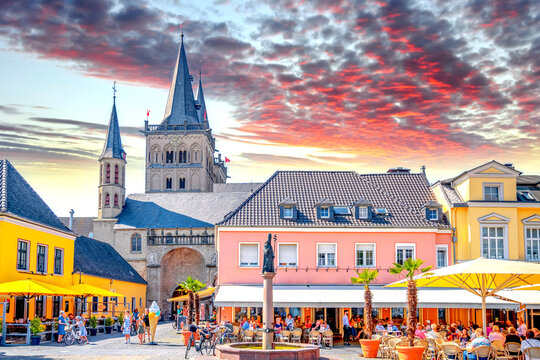 Moinho De Vento Kriemhildemuhle, Cidade Xanten, Alemanha Foto de Stock  Editorial - Imagem de terra, feriados: 38790413