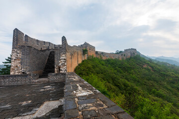 Fototapeta na wymiar Great Wall in China，The Great Wall and the beautiful clouds in the morning
