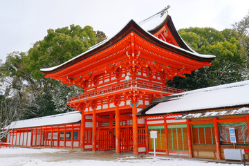 冬の京都市 世界遺産下鴨神社の楼門