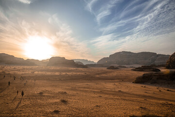 Plakat pustynny krajobraz rozległe puste tereny