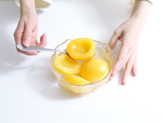 canned yellow peach
