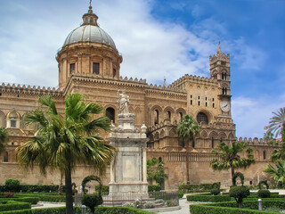 Fototapeta na wymiar Palermo Cathedral, Italy