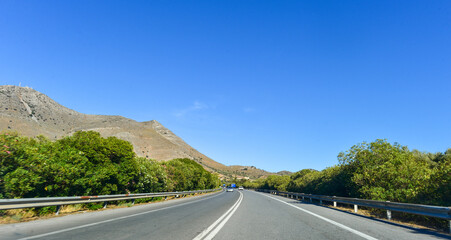 Europastraße 75 in Nordostkreta zwischen Heraklion und Agios Nikolaos (Griechenland)	