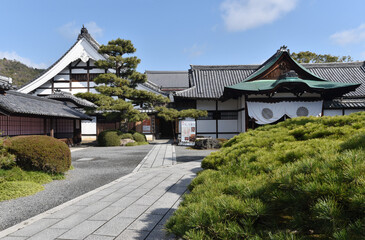 大覚寺　山門から明智陣屋と式台玄関を望む　京都市右京区嵯峨