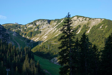 Obraz premium Blick vom und zum Hochkar in Niederösterreich und Steiermark, Österreich im Herbst