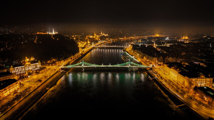 Fototapeta na wymiar night view of the city Budapest