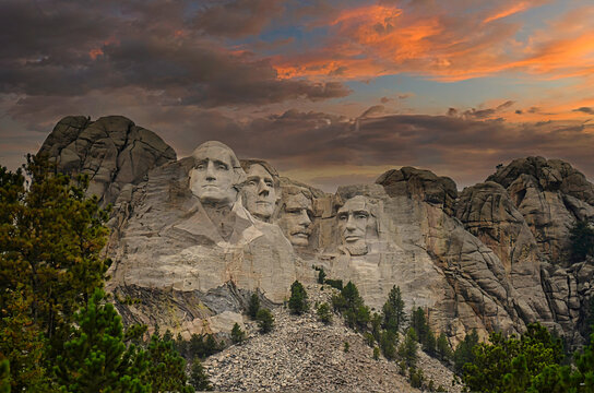 Sunset over Mt Rushmore National Monument, South Dakota, USA