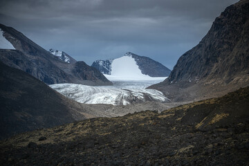 Fototapeta na wymiar Tupermit Glacier in Akshayuk Pass. Auyuittuq National Park, Baffin Island, Canada.