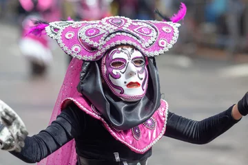 Crédence de cuisine en verre imprimé Carnaval Carnival of Cajamarca, parade of multicolored and traditional costumes. Cajamarca, Peru.