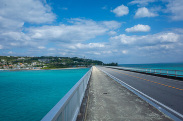 Naklejka na ściany i meble 沖縄県の古宇利島〜屋我地島エリアの海や橋など美しい景色