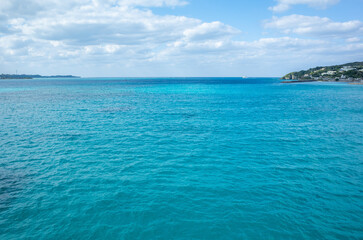 Fototapeta premium 沖縄県の古宇利島〜屋我地島エリアの海や橋など美しい景色