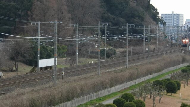 走行するDD51形ディーゼル機関車