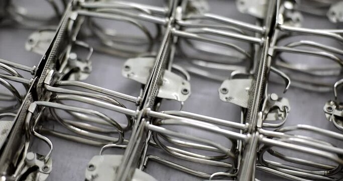 Set of metal chrome plated clips with rings for A4 folders