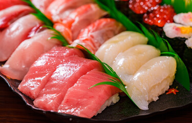 マグロ　大トロ　トロ　【 寿司桶 の 出前 の イメージ 】