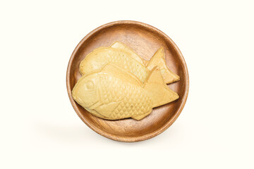 나무로 된 접시에 담긴 붕어빵