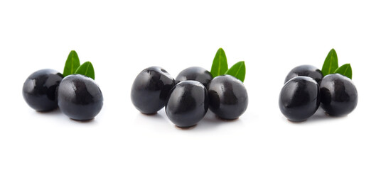 Black olives with leaves