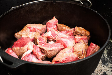 Stifado aus dem Dutch Oven