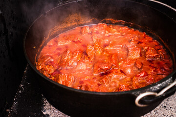 Stifado aus dem Dutch Oven