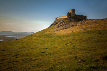 Obraz premium Medieval fortress located in a strategic point.