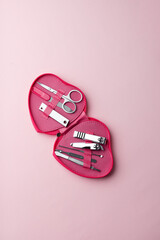 Show your love with this heart-themed nail kit, perfect for Valentine's Day. High-quality photography showcases its romantic design and feminine appea.