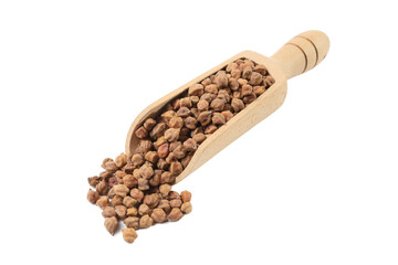 Obraz premium brown chickpeas in wooden scoop isolated on white background. nutrition. food ingredient.