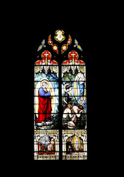 vitrail de l'église st Laurent de Parthenay 79