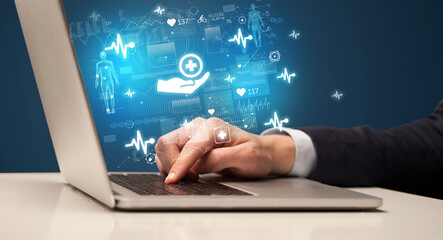 hand browsing on the internet for medical issues