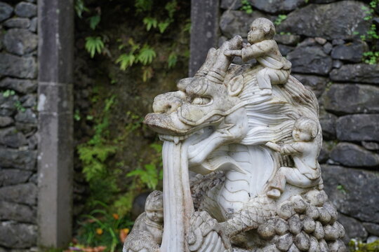 Drachenskulptur im Tropischen Garten Monte Palace, Funchal, 04.02.2023