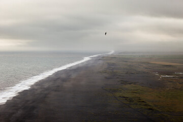 La playa infinita de Arena negra, (Islandia) Mirador de Dyrhólaey.