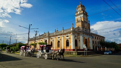 Iglesia Xalteva - a post-colonial church in the city of Granada, Nicaragua. - obrazy, fototapety, plakaty