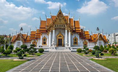 Fototapeta na wymiar Wat Benchamabophit temple, landmark for tourist at Bangkok,Thailand. Most favorite landmark for travel.