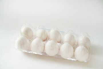 パックにはいった１０個入りの卵