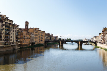 Fototapeta premium streets with colored old houses and bridges in the middle of Florence