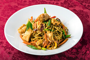stir fried noodles with pork or chicken