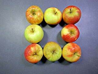 Auswahl an rot grünen Äpfeln