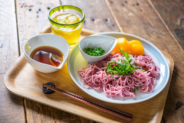 赤シソそうめん