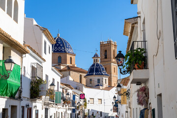 Fototapeta na wymiar historic town center of Altea with the Our Lady of Solace church and whitewashed buildings