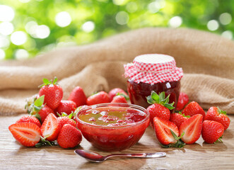Strawberry jam with fresh fruits