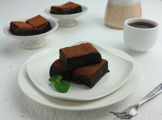 chocolate cake on a plate