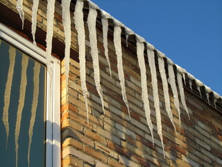 Dangerous icicles