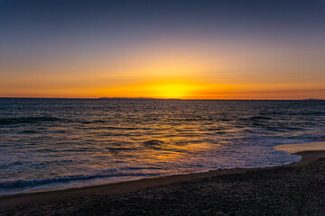 Obraz premium A beautiful glowing sunset in Laguna Beach, California.