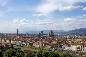 Obraz premium A panoramic view of the Florence skyline.