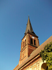 Die evangelischen Kirche im Dorf 